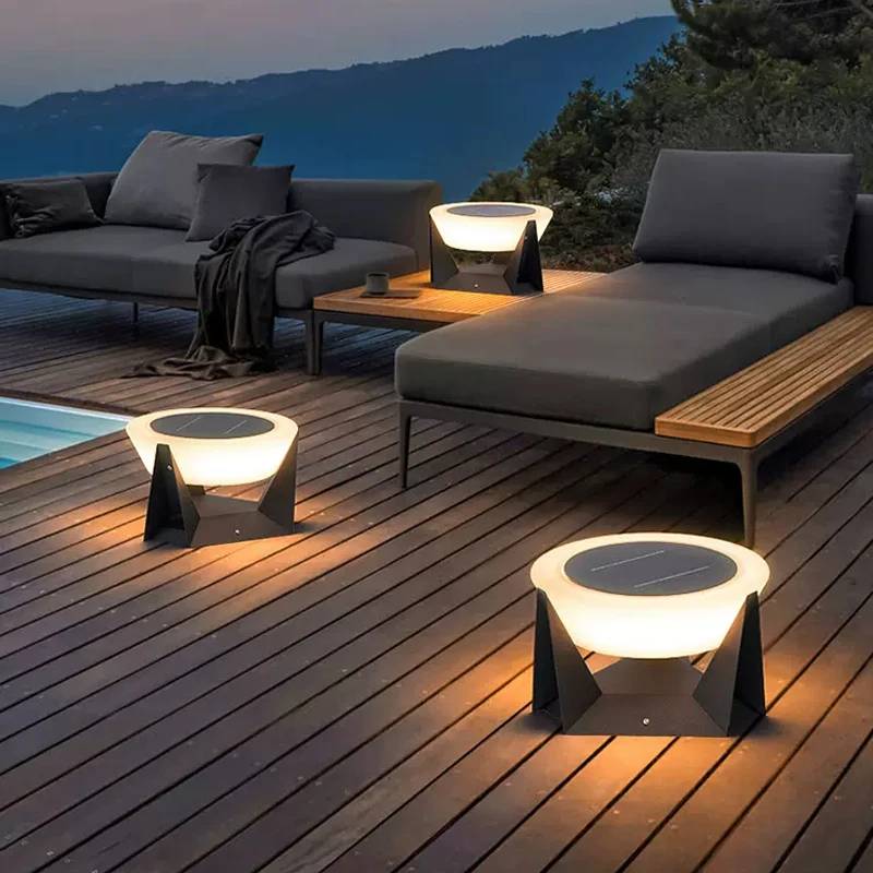 Moderna lampada da giardino solare a LED per esterni Lampada da prato IP65 impermeabile Parco Luci a pilastro solare in alluminio Coulm Yard Garden Light
